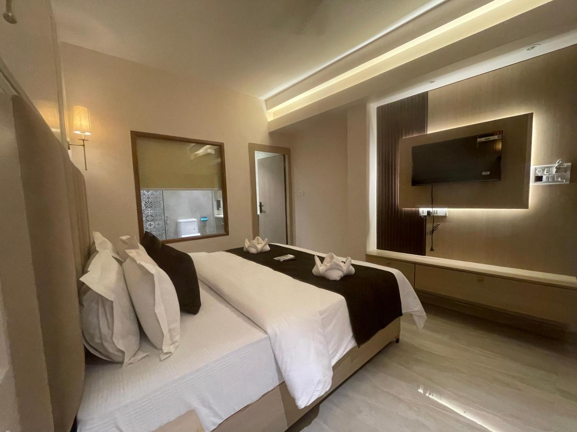 Royal Casa Baga Hotel ภายนอก รูปภาพ