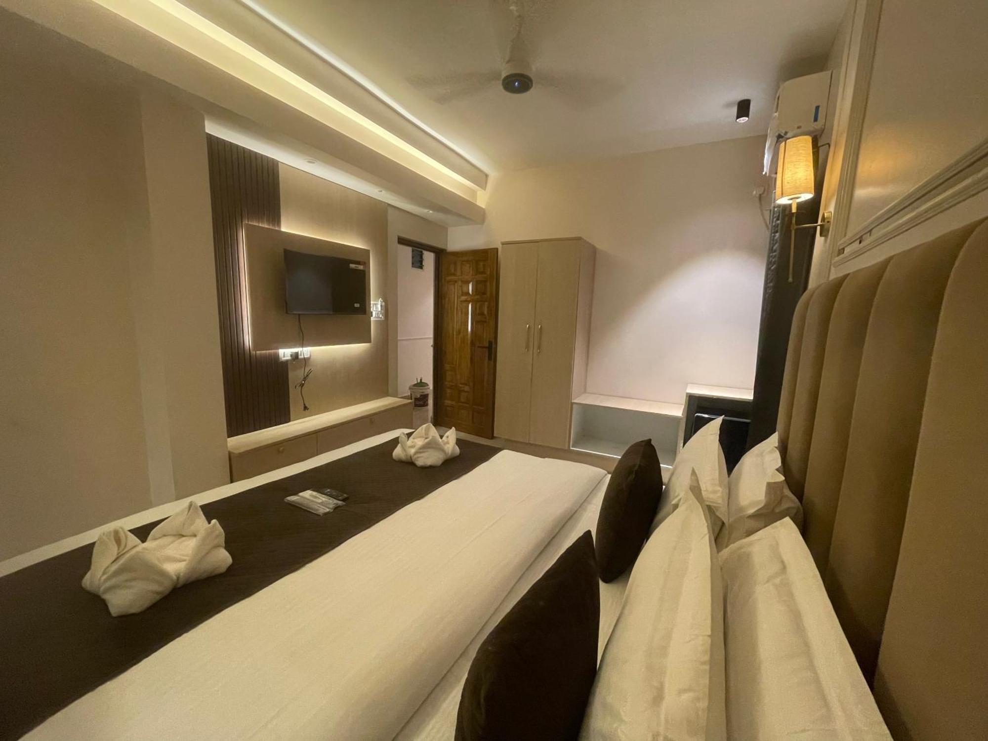 Royal Casa Baga Hotel ภายนอก รูปภาพ