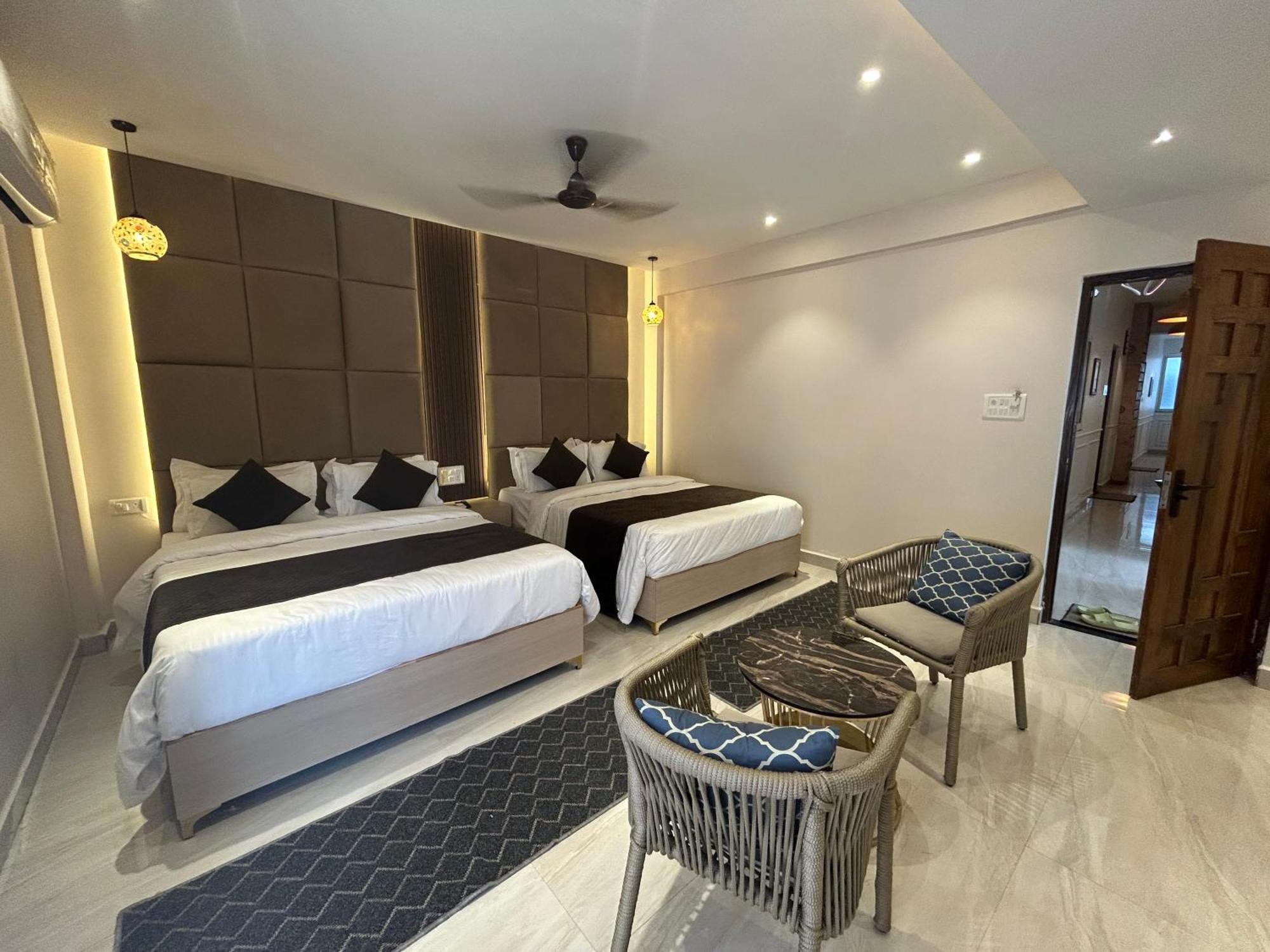 Royal Casa Baga Hotel ภายนอก รูปภาพ