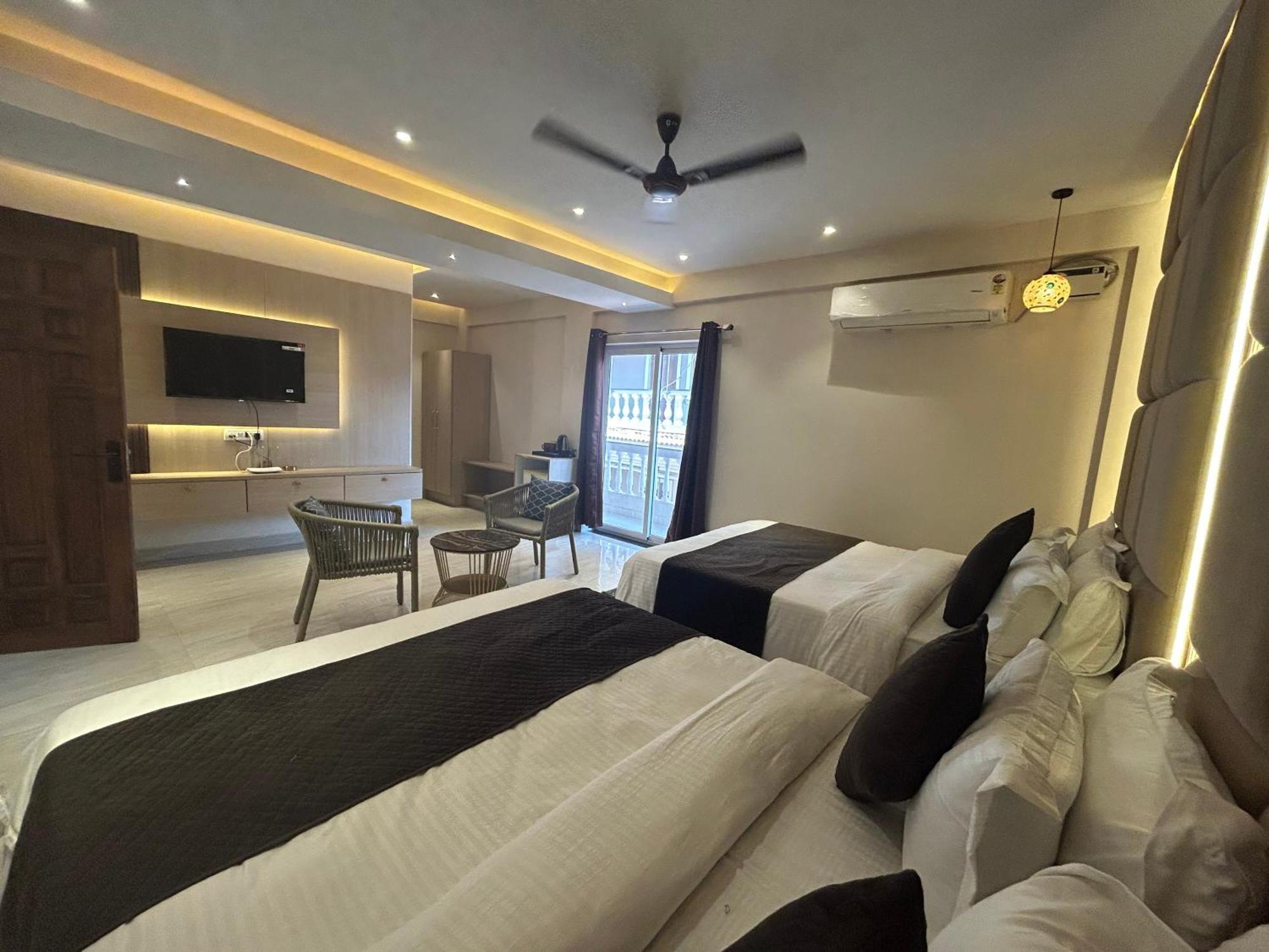 Royal Casa Baga Hotel ภายนอก รูปภาพ